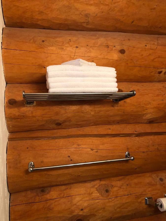 Cariboo Log Guest house Lac La Hache